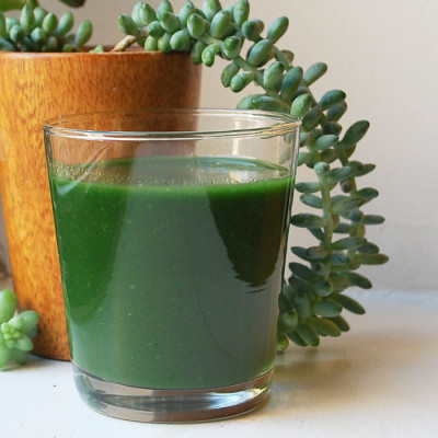 Smoothie tropical vert